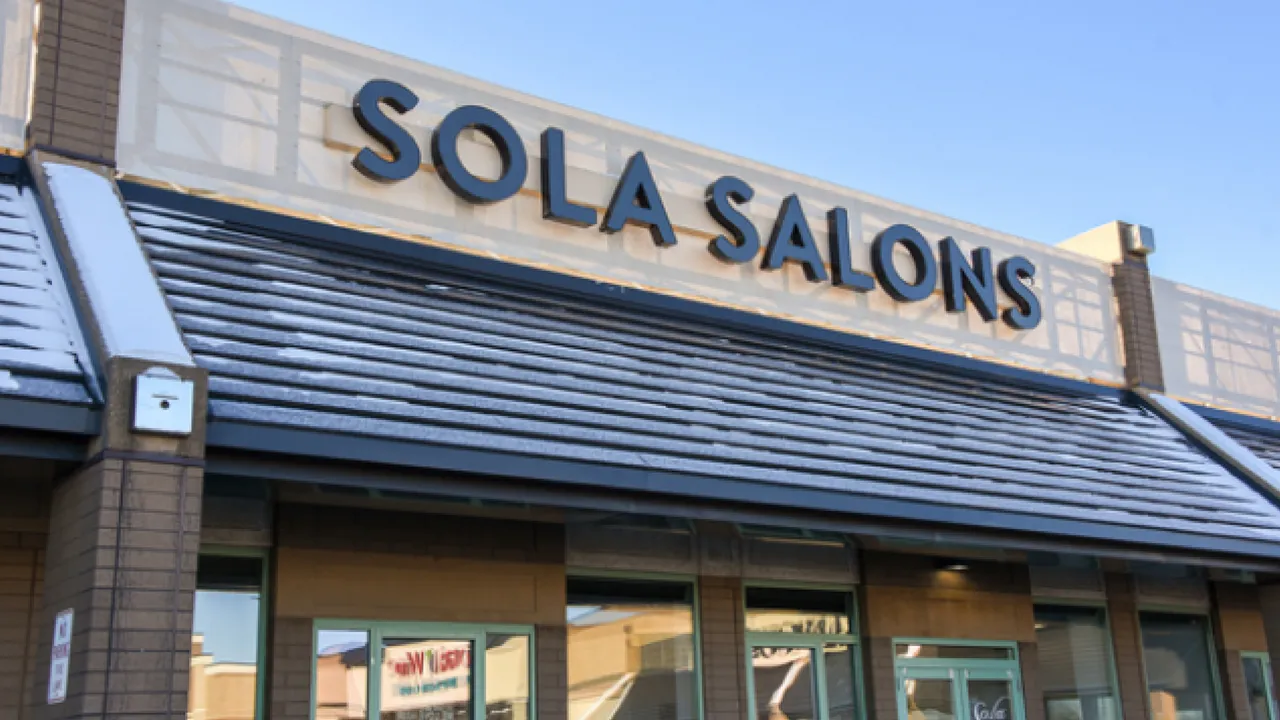 Photo of outside of a Sola Salons location