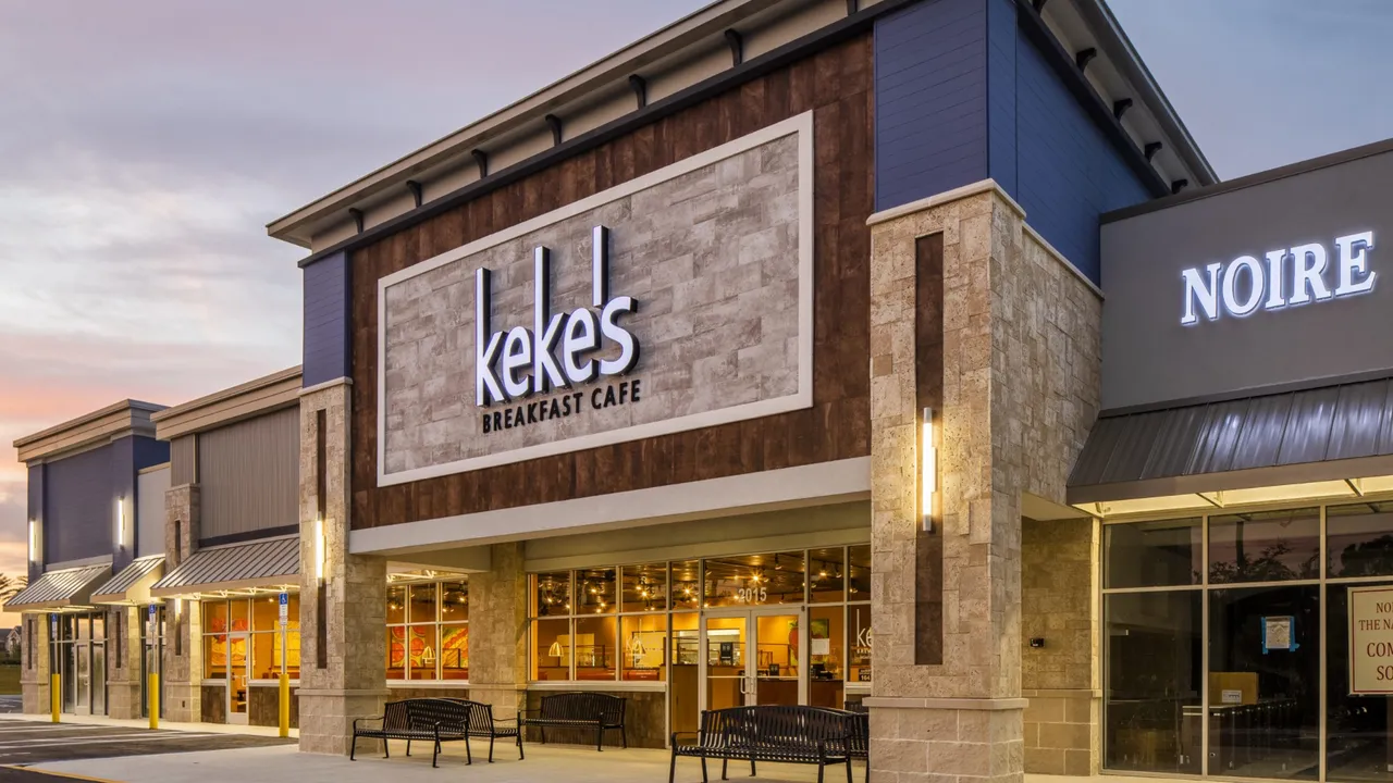 kekes-breakfast-cafe-franchise-positioning-image-building-exterior