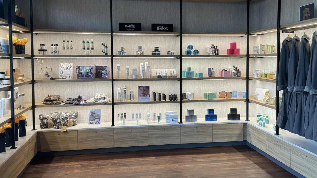 Photo of Woodhouse Spas retail selection