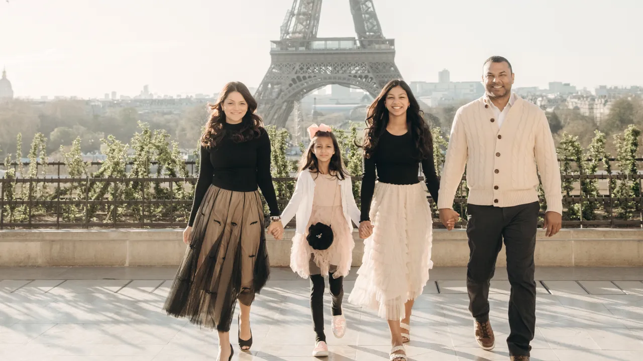 Photo of Teena Patel and family