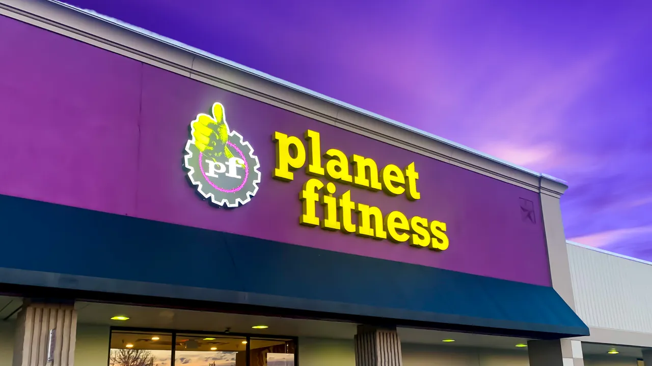 Planet Fitness Franchisees Donate $100K to Support Texas Flood Relief - 1851 Franchise