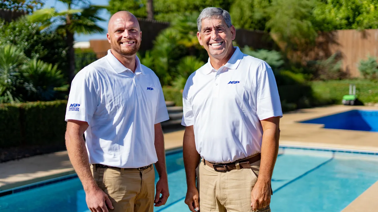 image of two franchisee pool service entrepenuers that franchise with americas swimming pools