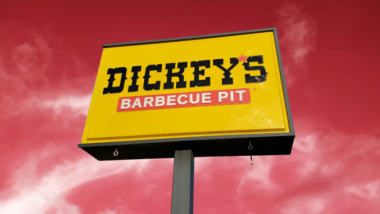 Dickey's Franchisee Backlash - Lawsuits - Disputes - 1851 Franchise