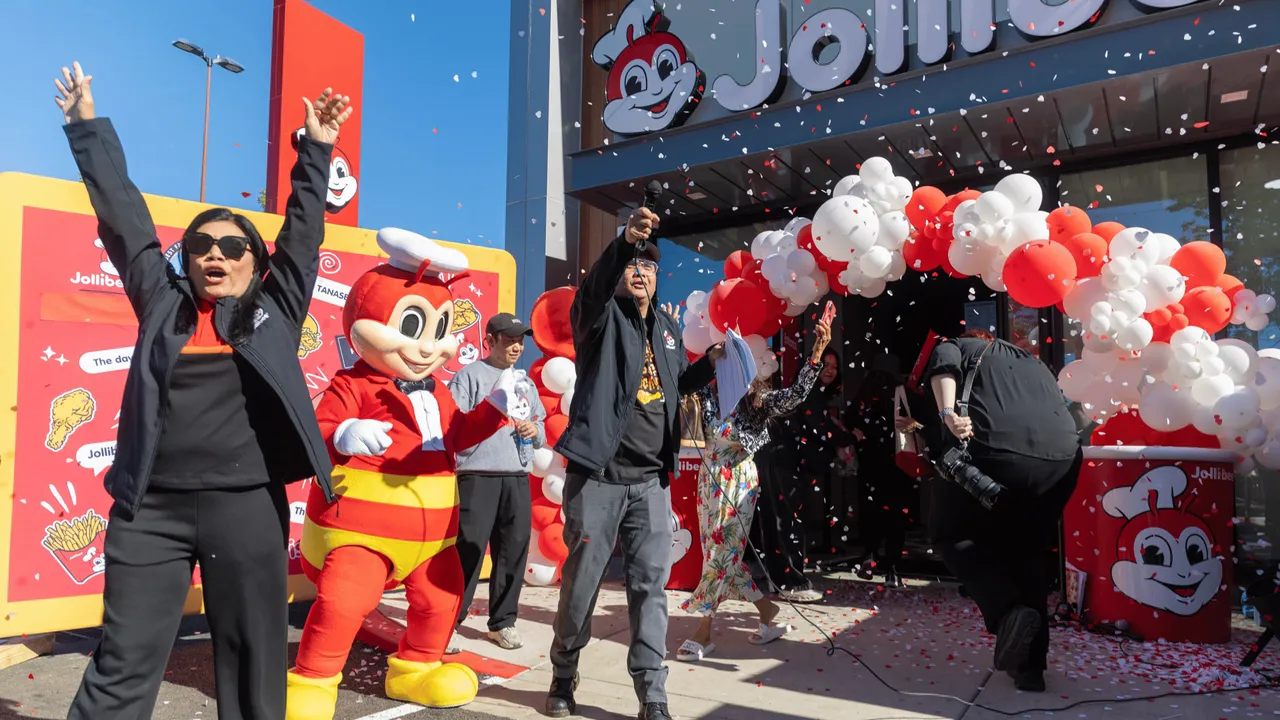 image of jollibee record setting  Hillsboro store