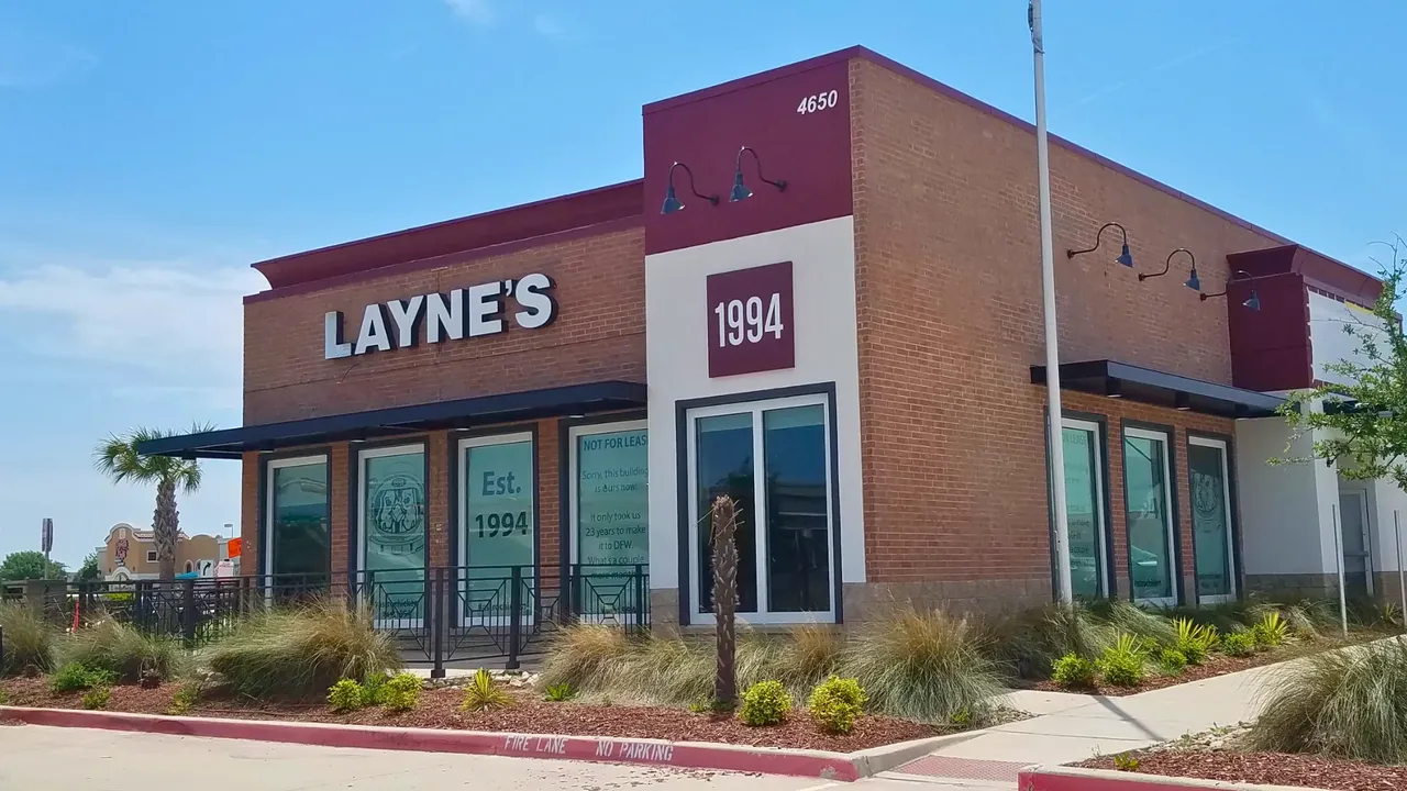 Photo of exterior of Layne's Chicken Fingers restaurant