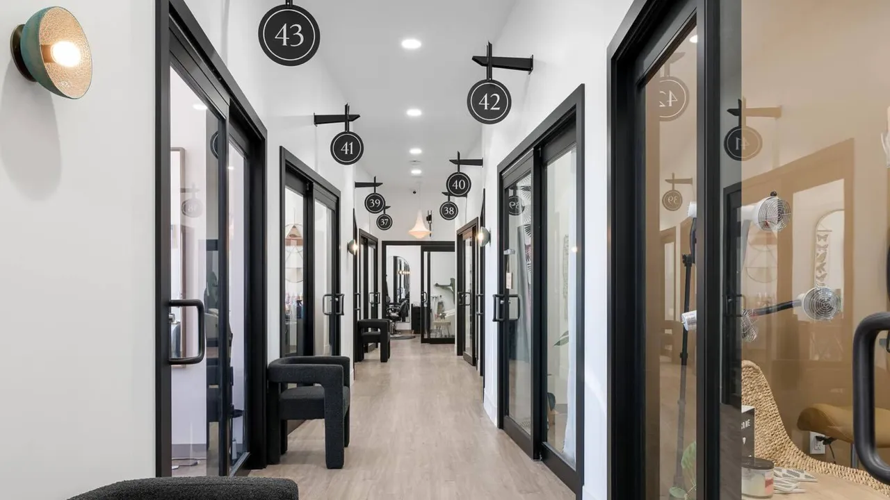 Photo of interior of Sola Salons location