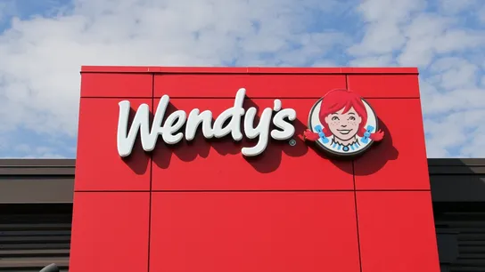 largest pizza hut franchisee becomes largest wendys franchisee