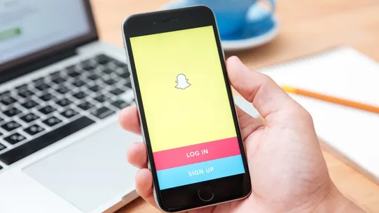 snapchat lets users link to websites