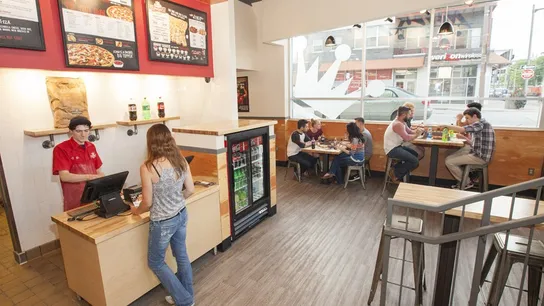 Toppers Pizza interior
