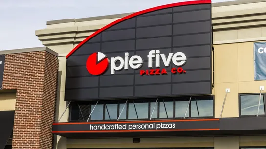 pie five franchisee gets food truck to supplement business
