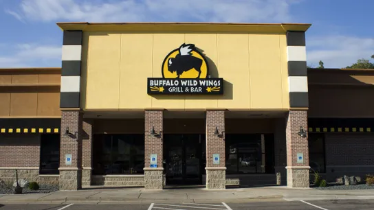 arby's to buy buffalo wild wings