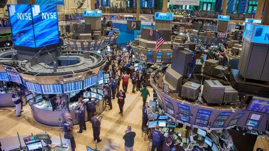 Stocks Fall as U.S.-Canada-Mexico Trade Deal Nears Deadline