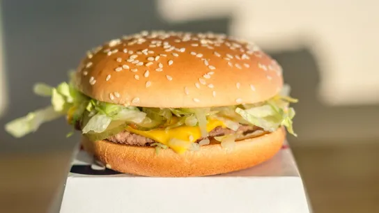 McDonald’s Removes Artificial Colors and Preservatives from Classic Burgers
