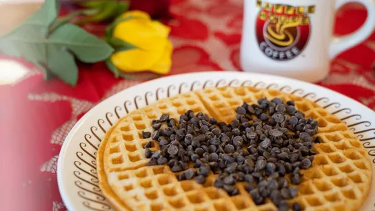 Waffle House, Valentine's Day, Valentine's Day promotion, restaurant franchise
