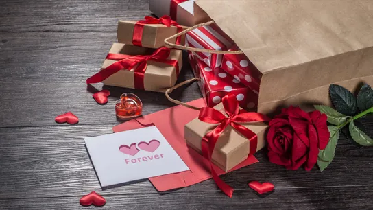 Valentine's Day, Valentine's Day Spending, Holiday Retail Spending, National Retail Federation