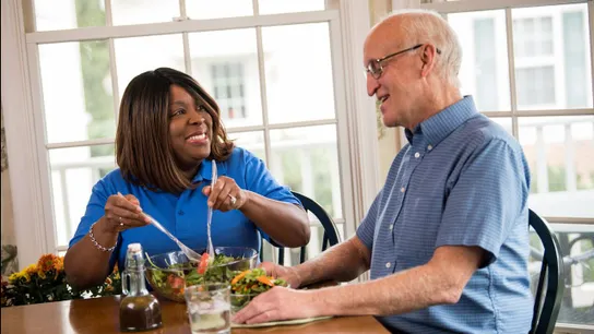 Senior Helpers franchising - caregiver and senior citizen
