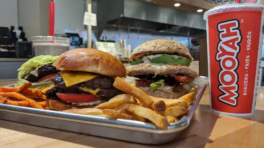 MOOYAH, mooyah, burgers, franchise, restaurant, avocados, Avocados from Mexico