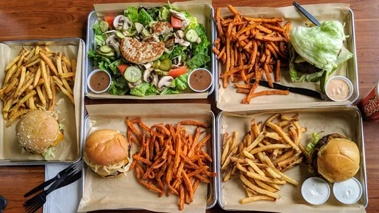 MOOYAH, burgers, franchise, restaurant, Massachusetts, Sudbury