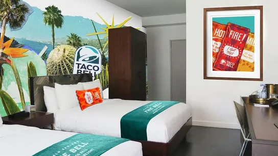 taco bell, hotel, palm springs