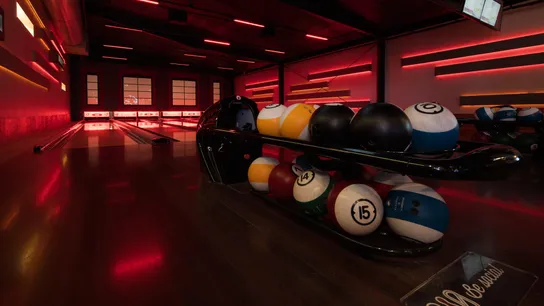 810 Billiards & Bowling