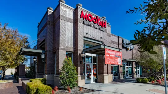 MOOYAH Burgers, Fries & Shakes
