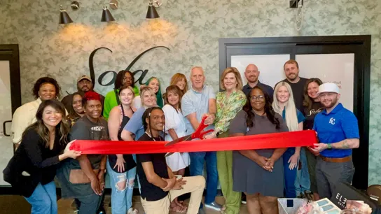 Why Sola Salons Is a Good Investment to Build Your Portfolio