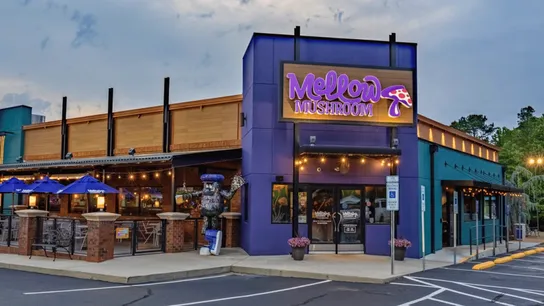image of a mellow mushroom pizza franchise
