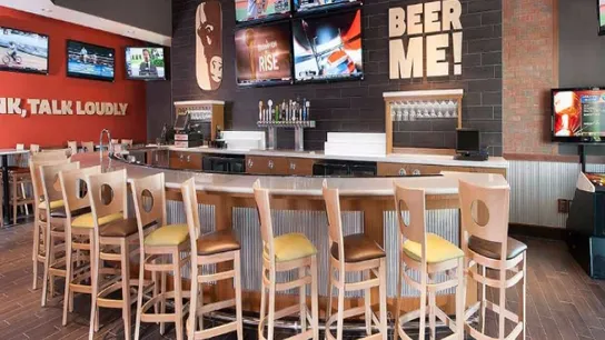 sports restaurant franchises