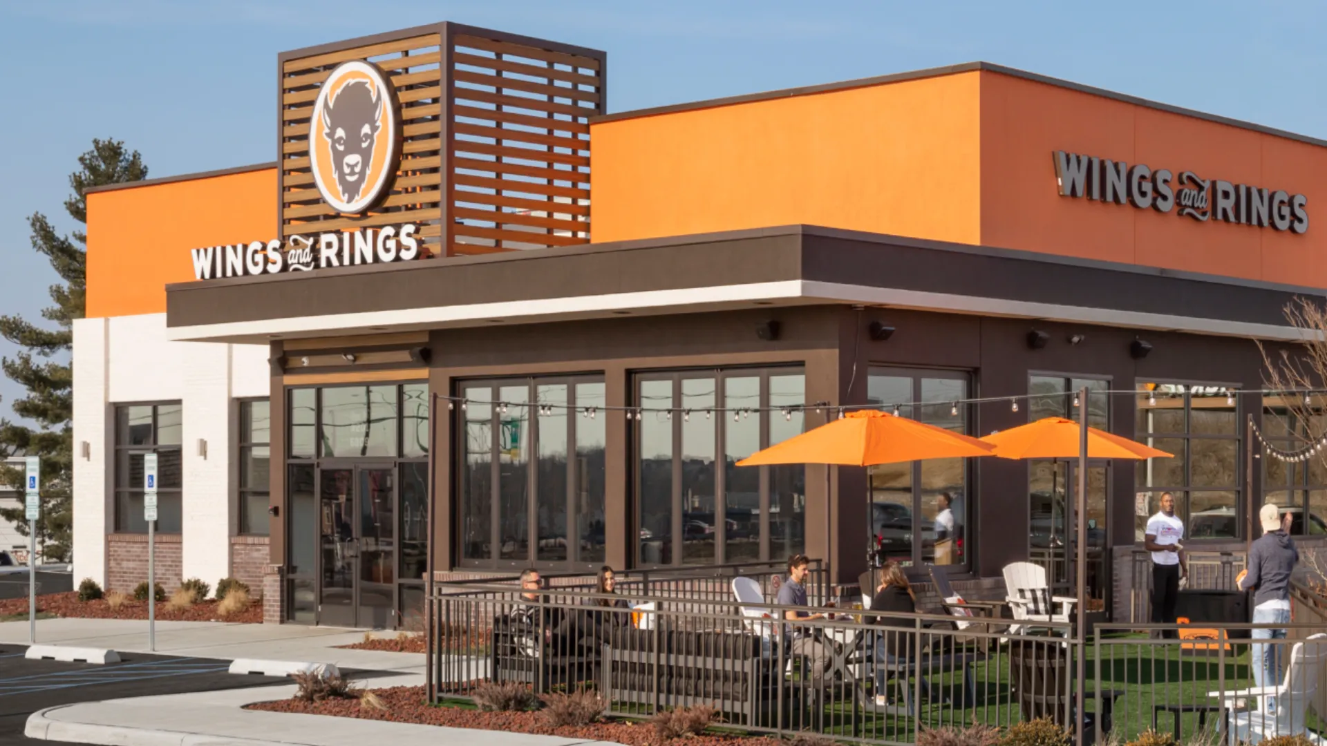 Wings and Rings Kicks-Off 40th Anniversary Celebration on National Chicken Wing Day