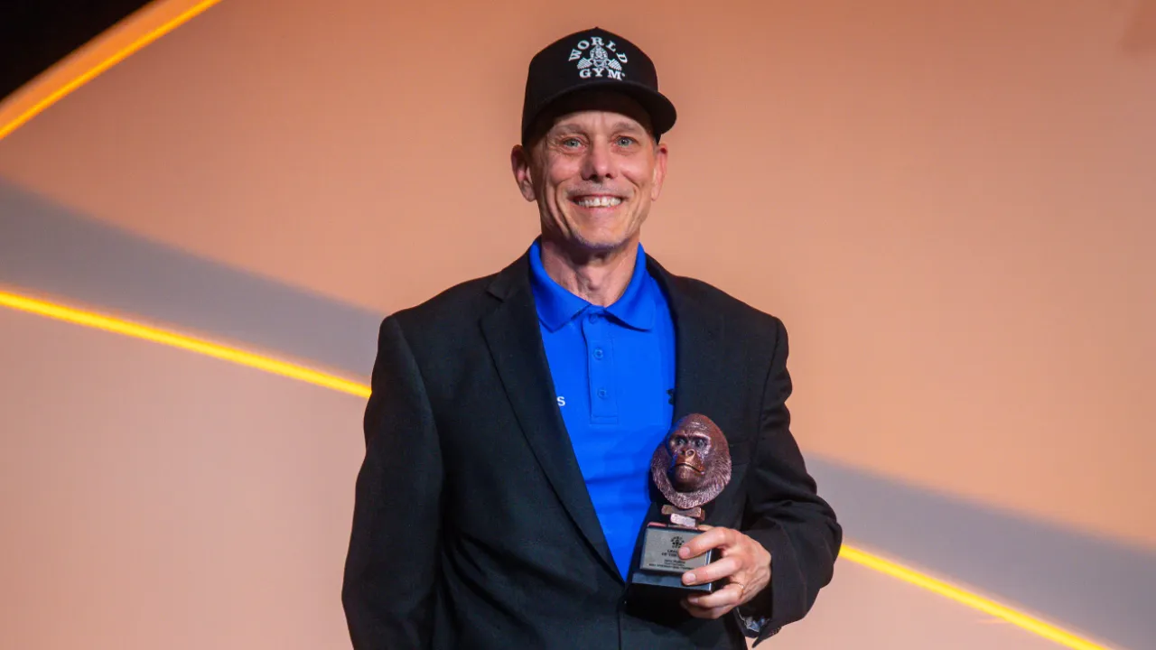 World Gym Manager in Dallas, Oregon Wins Leader of the Year Award