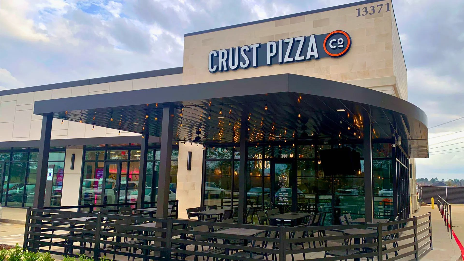Crust Pizza Co. Builds Major Momentum in 2025 With New Openings, Franchise Growth