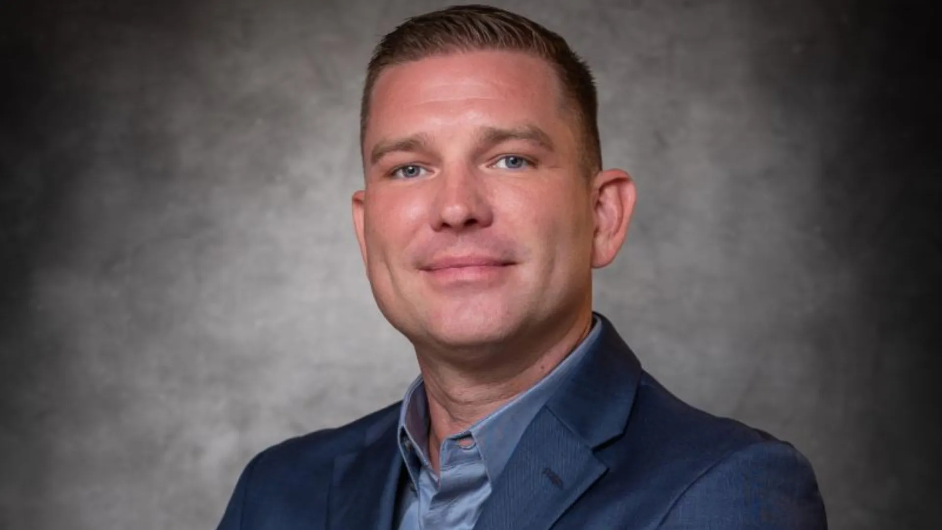 Zac Sulma headshot, Paris Baguette