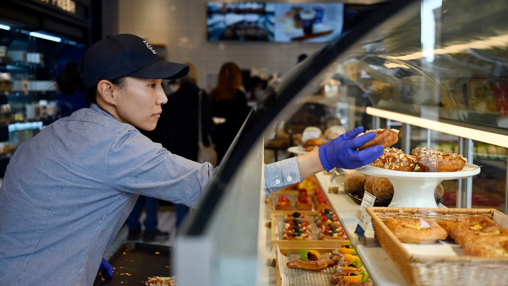 image of Paris baguette franchise owner success