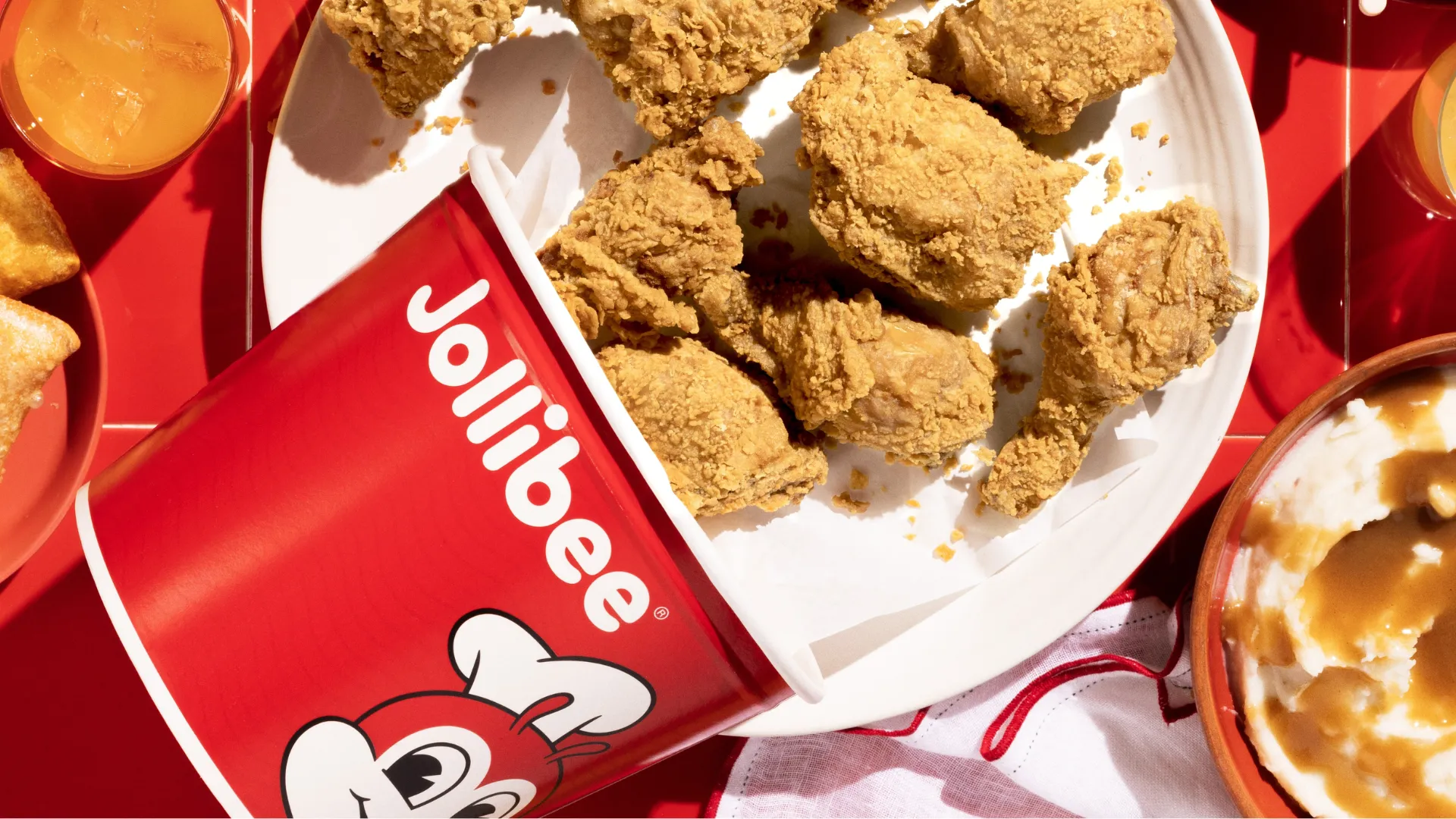 Top 5 Reasons To Invest in Jollibee in 2026 - 1851 Franchise