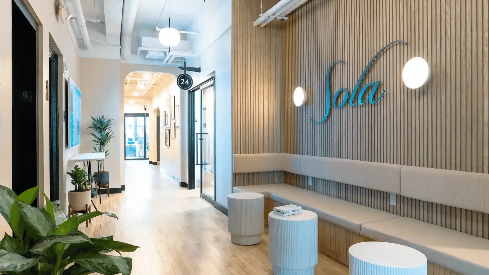 image of sola salons franchise operations