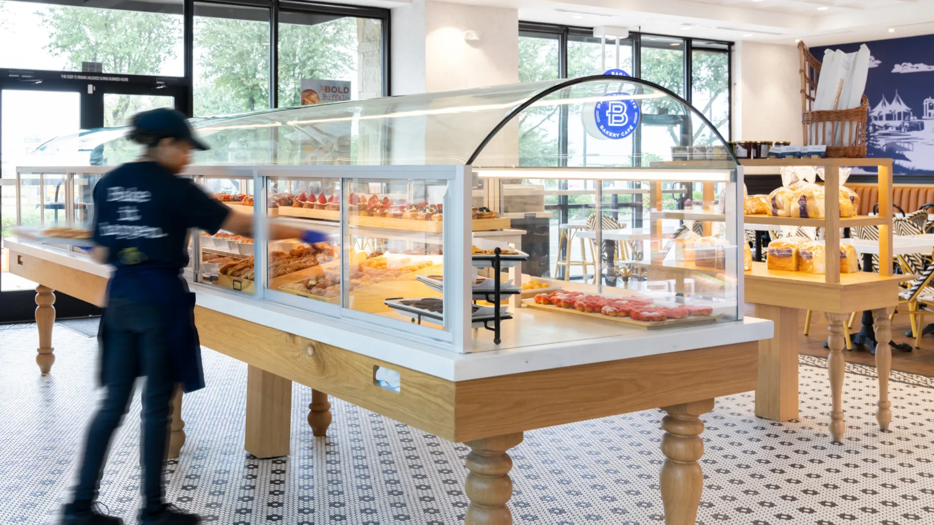Photo of interior of Paris Baguette bakery café